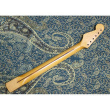 Load image into Gallery viewer, FNK-001- Nitro Finish Vintage Replacement Maple Neck For 50&#39;s Stratocaster
