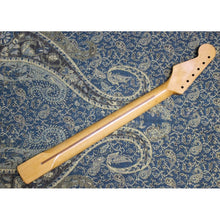 Load image into Gallery viewer, FNK-004 - Nitro Finish Vintage Replacement Maple Neck For 50&#39;s Stratocaster
