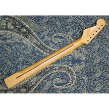 Load image into Gallery viewer, FNK-006 - Nitro Finish Vintage Replacement Maple Neck For 50&#39;s Stratocaster
