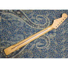 Load image into Gallery viewer, FNK-007- Aged Nitro Finish Vintage Replacement Maple Neck For 50&#39;s Stratocaster
