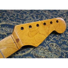 Load image into Gallery viewer, FNK-014- Nitro Finish Vintage Replacement Maple Neck For 50&#39;s Stratocaster
