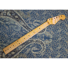 Load image into Gallery viewer, FNK-014- Nitro Finish Vintage Replacement Maple Neck For 50&#39;s Stratocaster
