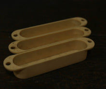 Load image into Gallery viewer, Aged Pickup Covers Set For Stratocaster - Vintage Cream Ivory P04
