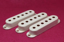 Load image into Gallery viewer, Aged Bakelite Style Pickup Covers Set For Stratocaster White
