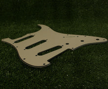 Load image into Gallery viewer, Standard Pickguard For 62 Strat For USA Mex Fender  - Vintage Cream
