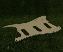 Load image into Gallery viewer, Standard Pickguard For 62 Strat For USA Mex Fender  - Vintage Cream
