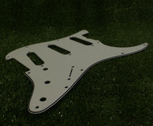 Load image into Gallery viewer, Standard Pickguard For 62 Strat For USA Mex Fender  - Parchment 3 Ply
