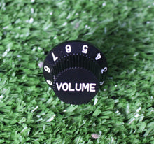 Load image into Gallery viewer, 50 pieces Strat Metric Volume Knobs Black Made in Korea
