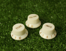 Load image into Gallery viewer, Aged White Inch Sized 4 Spokes Knobs Set For Strat
