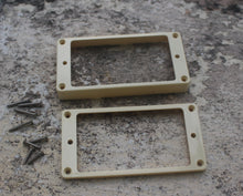 Load image into Gallery viewer, Montreux Guitars Vintage Cream Humbucker Mounting Rings Set w/Screws
