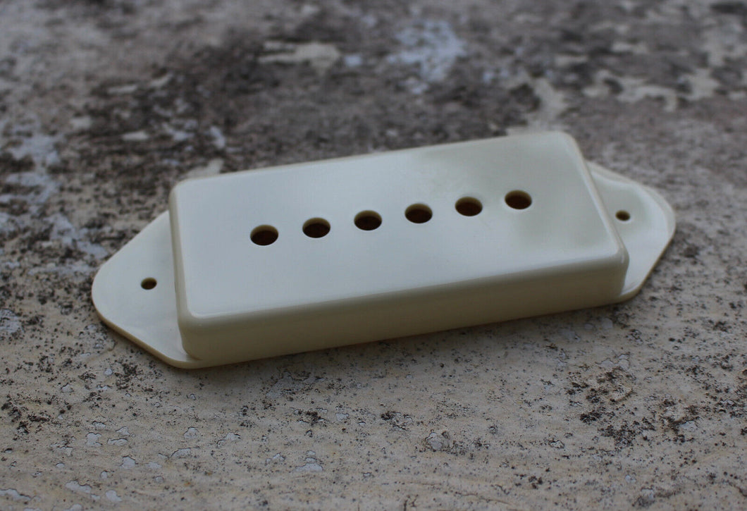 Montreux Guitars Vintage Bone White Dog Ear P90 Pickup Cover 50mm