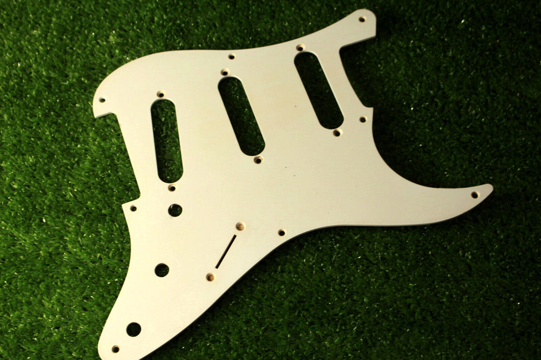 Aged Montreux 54-58  Pickguard For Fender Strat 8 Holes 1 Ply -  White AG02 2mm