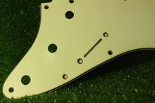 Load image into Gallery viewer, Aged 62 Pickguard For USA Strat Mint Green 3 Ply Medium AGP15-102
