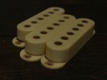 Load image into Gallery viewer, Aged Pickup Covers Set For Stratocaster - Antique White P01
