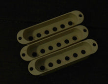 Load image into Gallery viewer, Aged Pickup Covers Set For Stratocaster - Ivory P05
