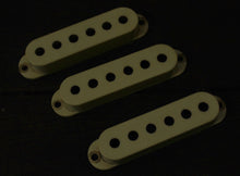 Load image into Gallery viewer, Aged Pickup Covers Set For Stratocaster - Ivory P05
