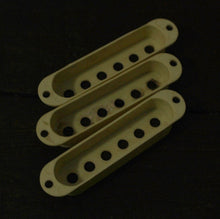 Load image into Gallery viewer, Aged Pickup Covers Set For Stratocaster - Ivory P05
