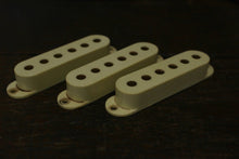 Load image into Gallery viewer, Aged Pickup Covers Set For Stratocaster - Ivory P05
