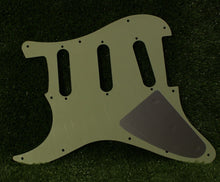 Load image into Gallery viewer, Standard Pickguard For 62 Strat For USA Mex Fender  - Mint Green
