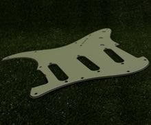 Load image into Gallery viewer, Standard Pickguard For 62 Strat For USA Mex Fender  - Mint Green
