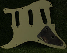 Load image into Gallery viewer, Montreux Guitars 62 Strat Pickguard For USA Mex Fender  - Mint Ivory
