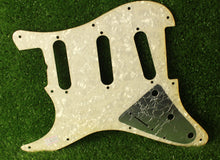 Load image into Gallery viewer, Aged 68 69 Pickguard Pearloid Back For Strat AGP19 - Aged White
