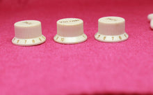 Load image into Gallery viewer, 1954 Fender Stratocaster Polystyrene Bakelite Knobs Set C
