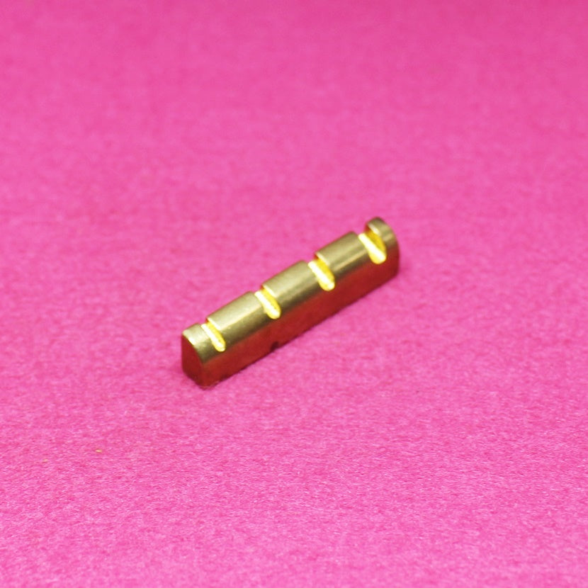 GN-024-BR - Slotted Metal Bass Guitar Nut 43mm - Brass